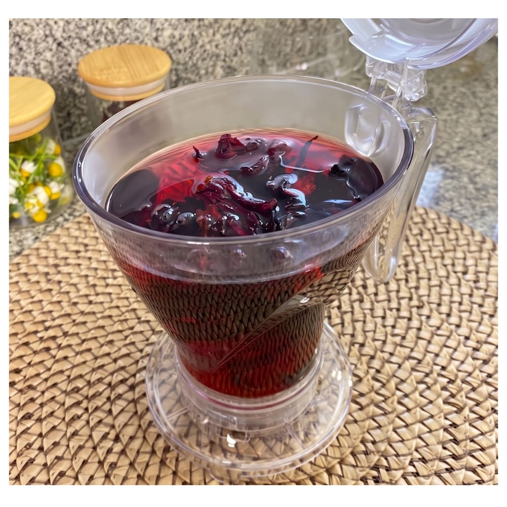 Infusor en preparación de té de Jamaica - Sorbo Perú